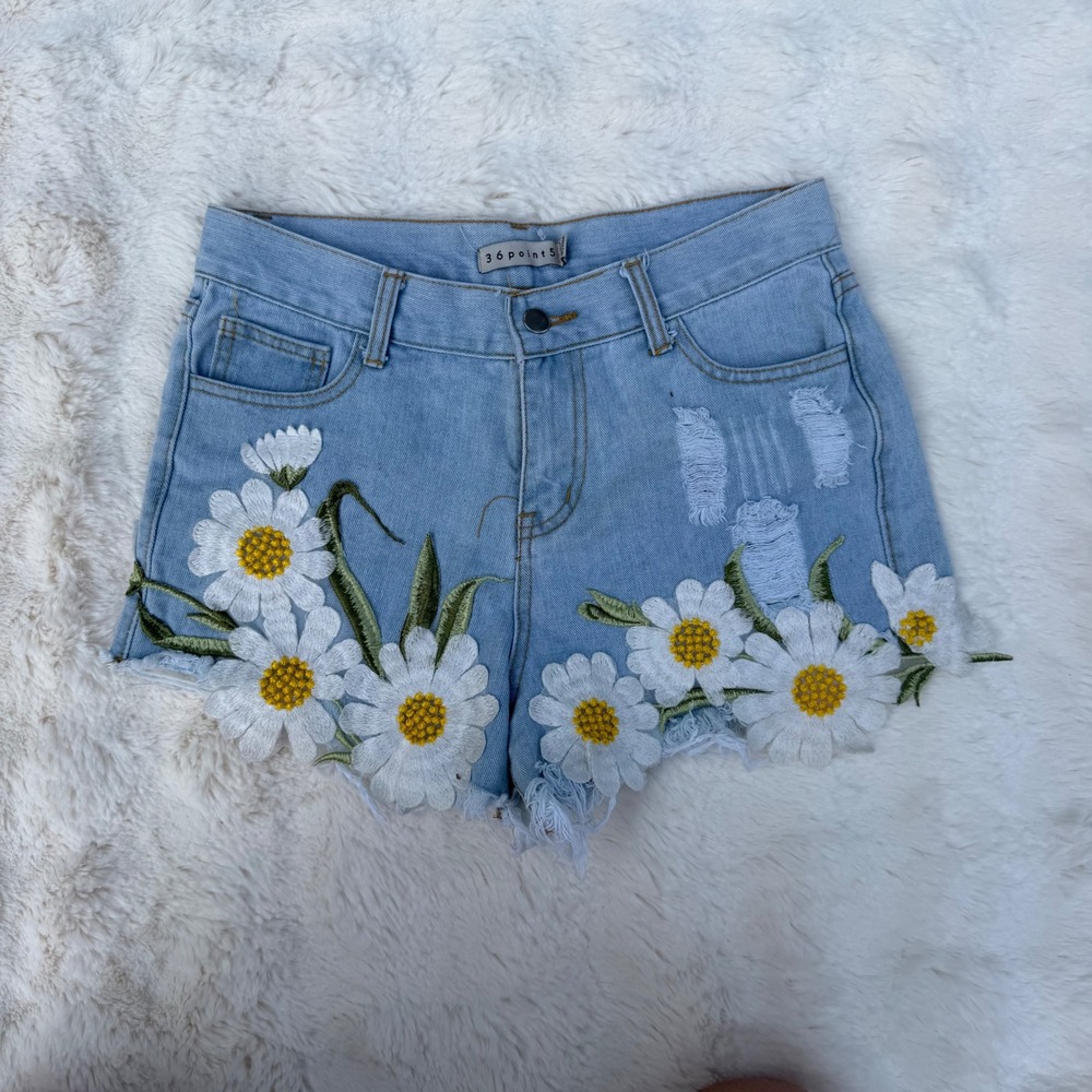 36point5 Womens Daisy Embroidered Distressed Denim Shorts Light Wash Size‎ M